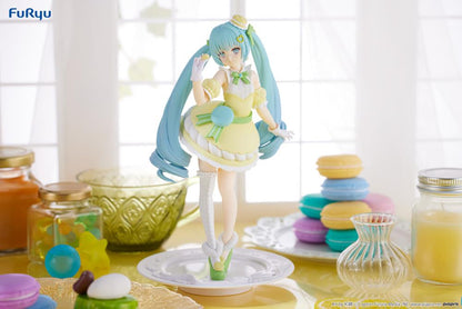 Hatsune Miku Citron Macaron Figure